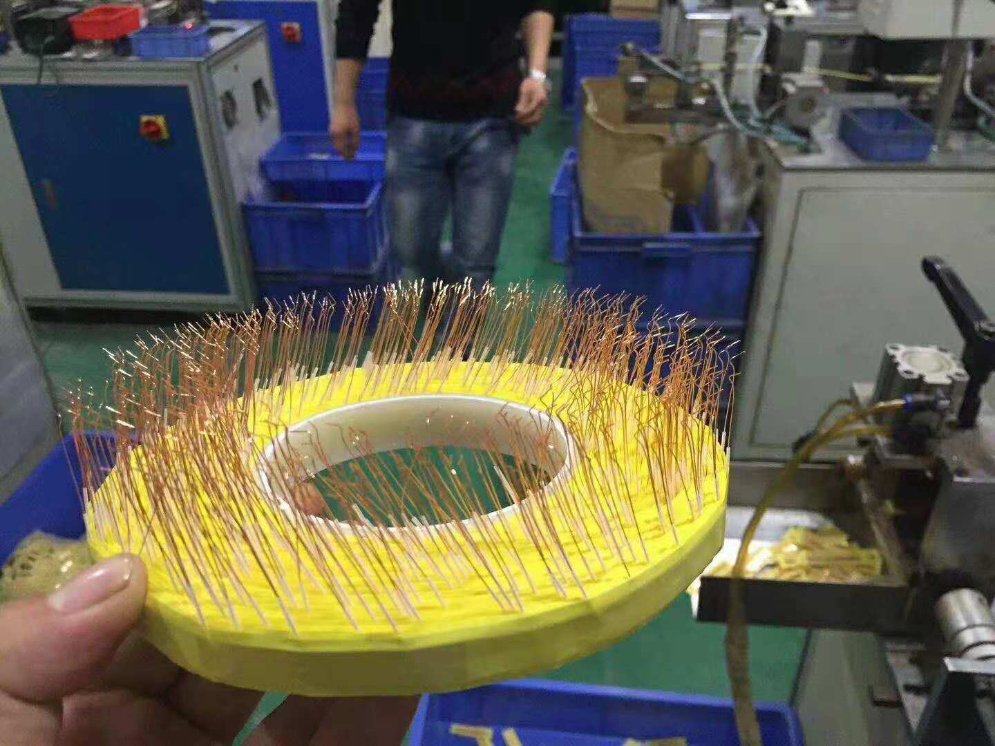 代理銅箔背膠、銅箔焊引線、銅箔穿套管、銅箔貼焊點、銅箔焊線、銅箔裁切等代加工工序